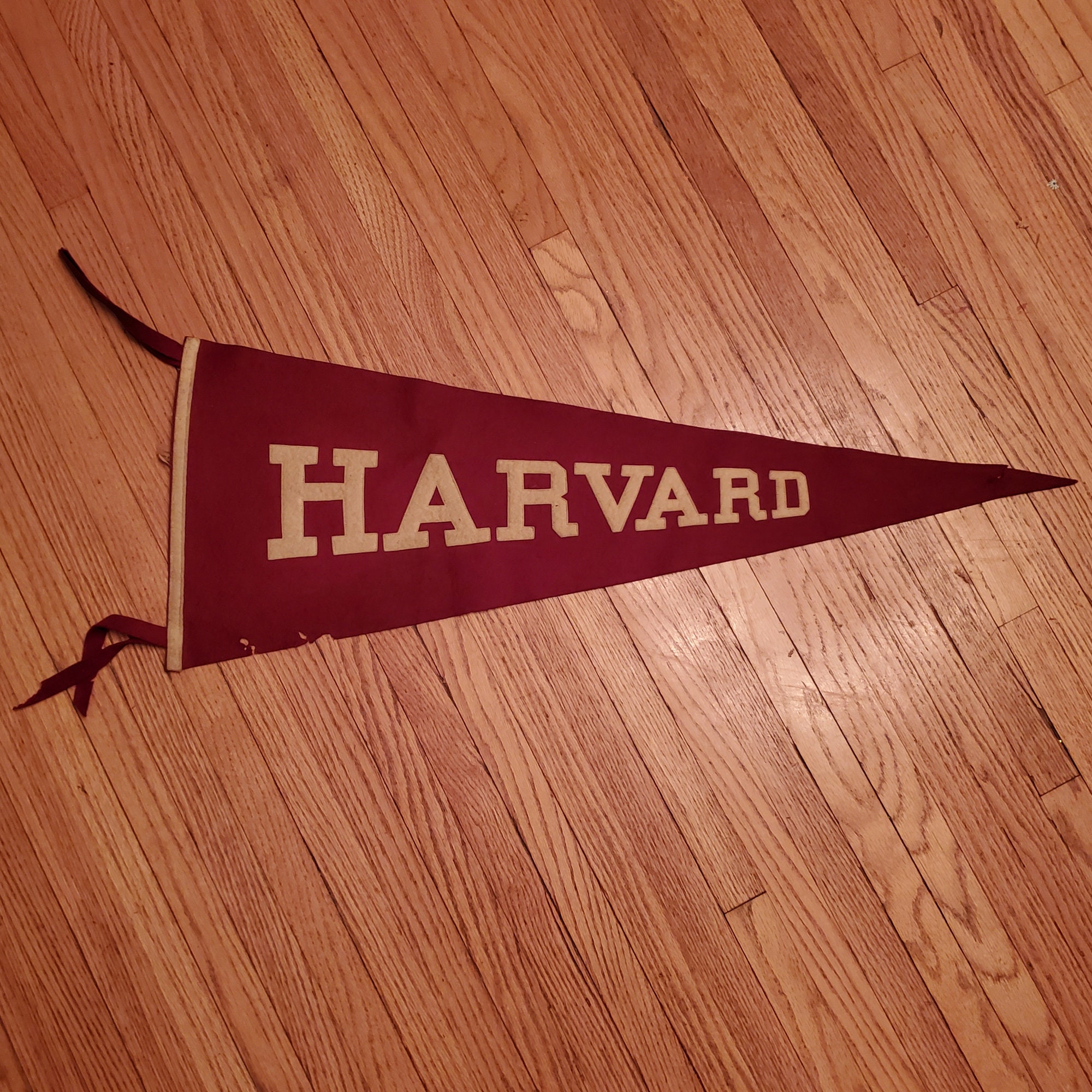 Vintage Felt Pennant Harvard University -  UK