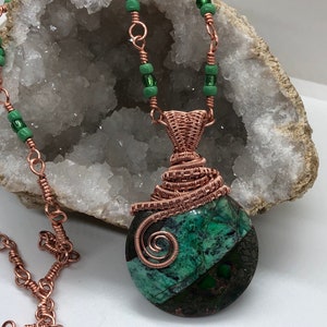 Copper wire wrapped green and black pendant with matching necklace image 6