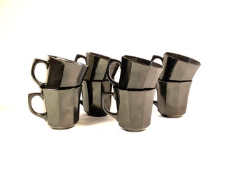 Zestaw sześciu czarnych kubków Arcoroc