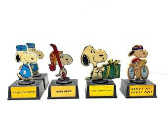 Vintage 70s Aviva Peanuts Snoopy World's Greatest Secretary Award