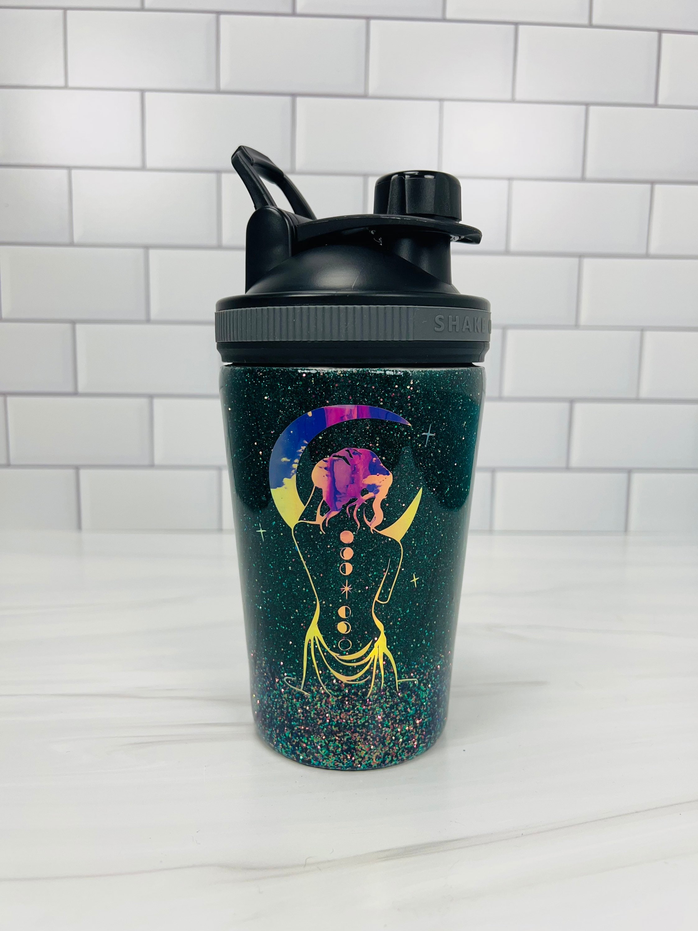 Senpai Designs Anime Shaker Bottle - 20 Ounce - Shaker Bottle with Whisk  Ball - Nutrient Shake - Protein Shake, Meal Prep & Replacement - Gym  Workout Bottle - Anime (Black) : : Home