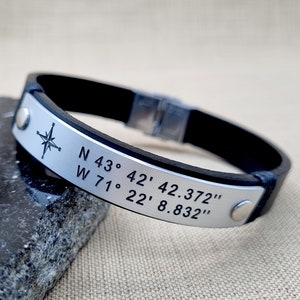Bracelet en cuir personnalisé avec coordonnées GPS - Bracelet longitude latitude - Cadeau 10e anniversaire en aluminium gravé pour mari