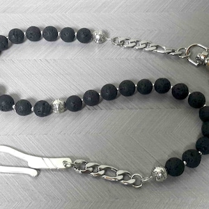 Cadena de billetera con cuentas negras - Piedra volcánica - Joyería para hombre - Accesorios para cinturones - Cadena de billetera con piedras preciosas - Gancho hecho a mano en plata de ley 925
