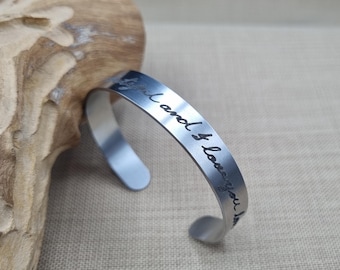 Pulsera de acero inoxidable con grabado de escritura a mano - Joyería conmemorativa personalizada