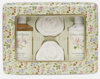 Set de cuidado corporal en lata de 4 piezas Crabtree & Evelyn: pastillas de jabón, gel de ducha y loción