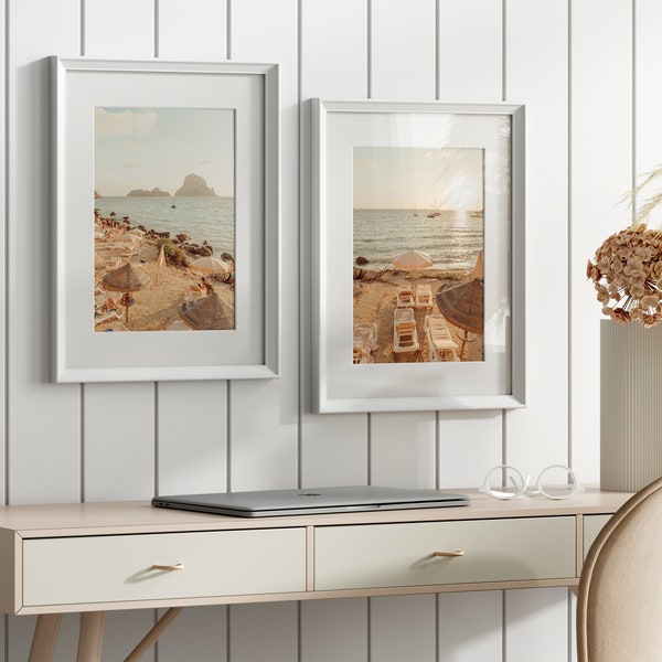 Hol dir das Paradies Ibiza zu dir nach Hause mit unserem umwerfenden Strand Print Duo. Vervollkommnen Sie für Strandhausdekor. Bestellen Sie jetzt und erhöhen Sie Ihren Raum.