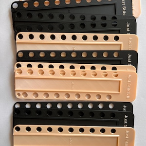 3D Printed Floss Organizer with Label Slot – 19 Holes
