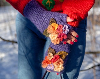 Purple merino wool crochet mitts with flowers