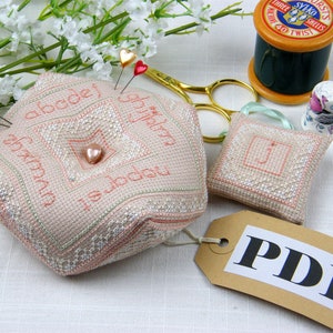 PDF Lace Sampler Biscornu en Scissor Keeper Getelde kruissteekdiagrammen in digitaal downloadformaat.