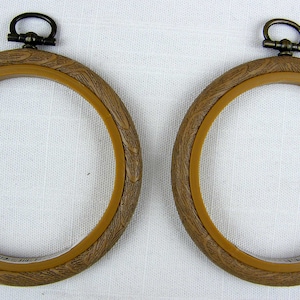 Pack of 2 small Round Woodgrain effect Flexihoops, 2 sizes available, use as embroidery hoop, frame or make Christmas decorations.