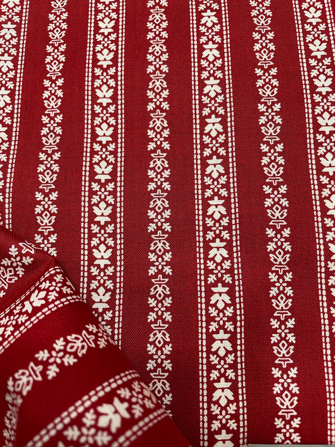 Memories in Redwork 2947 88 Scarlet Stripe Stacy West for Henry