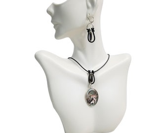 Carved Abalone Cameo Choker Necklace & Earrings Brown Hand knotted Leather