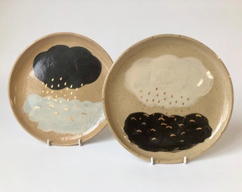 Ceramic plate with cloud and sea, and real gold detail. Either White cloud, Black Sea or White Sea, Black Cloud