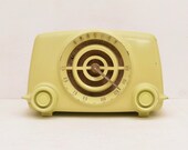 1950s Crosley 11-105U Light Yellow-Green Bullseye Dash Board Tube Radio Bakelite Mid Century Free Shipping