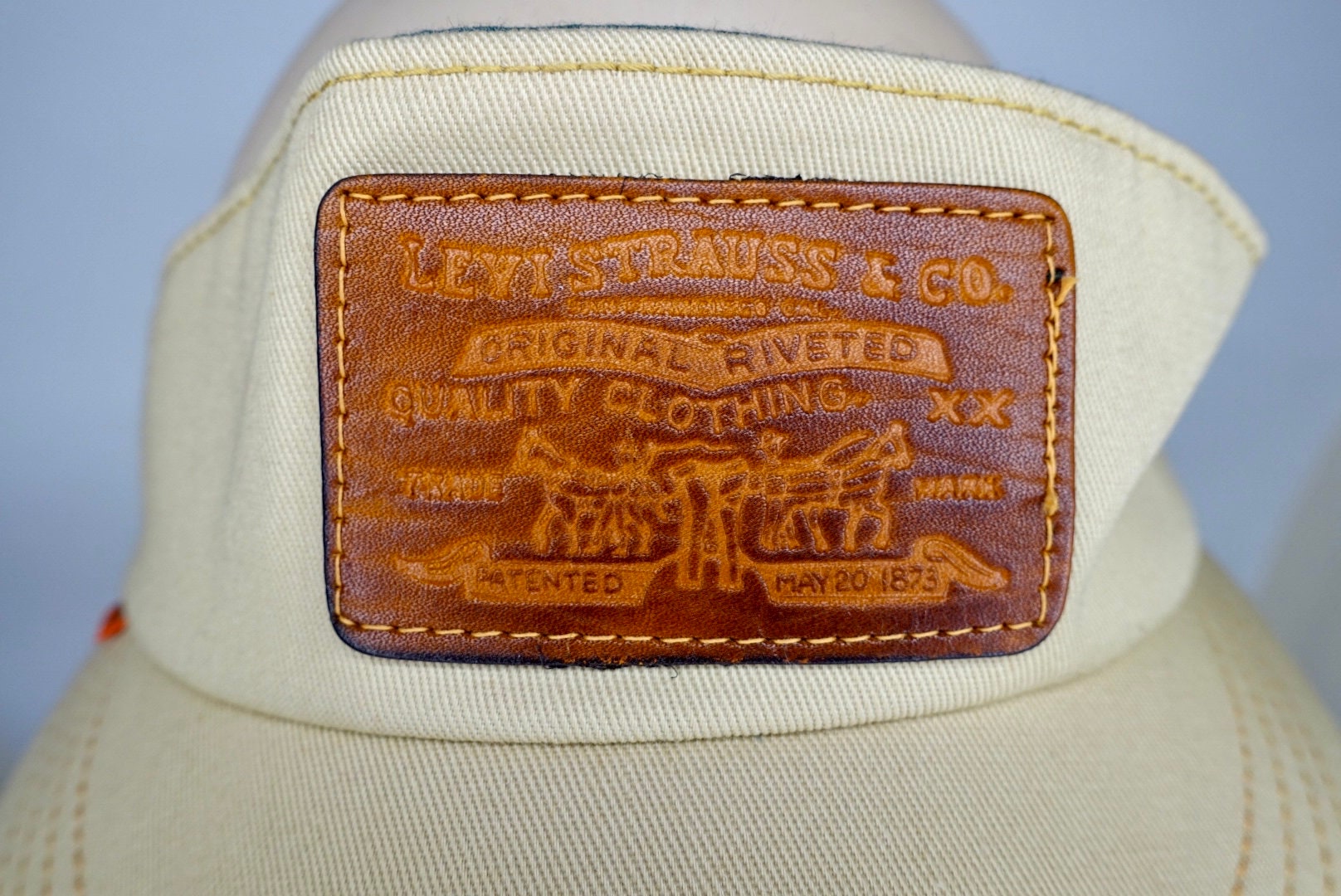Vintage Levis Orange Tab Khaki Visor Leather Badge 70s Fits  display picture 2