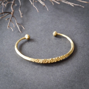 African bangle bracelet - Tuareg bronze bracelet - Ethnic engraved bangle in gold metal for men or women