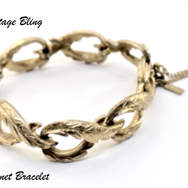 Vintage Bracelet Monet  Golden Leaf Link Bracelet 8 1970 Era CB Item 100981