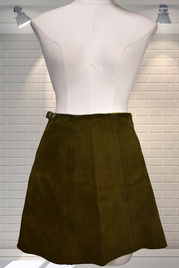 Fabulous Original Ladies Vintage 1960s Suede Mini