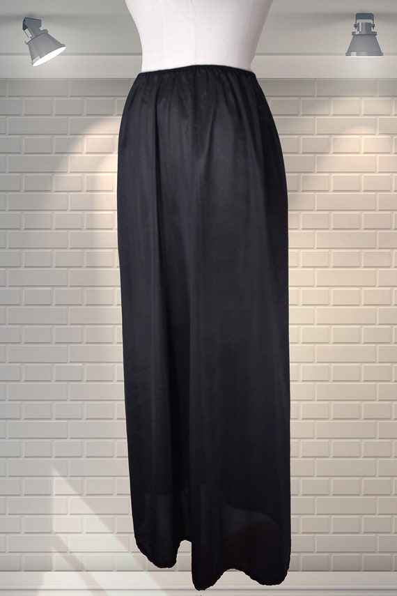 Sottogonna lunga a mezza scivolata in nylon nero lucido vintage
