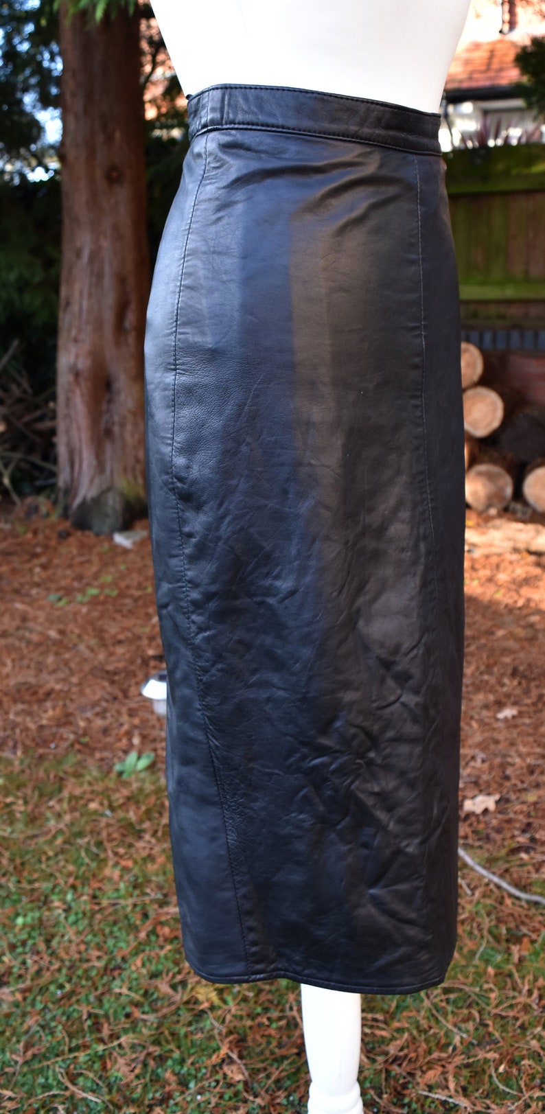 SMALL Vintage 1980s Tight Fitting BLACK LEATHER High Waist Wiggle Pencil Midi Skirt
