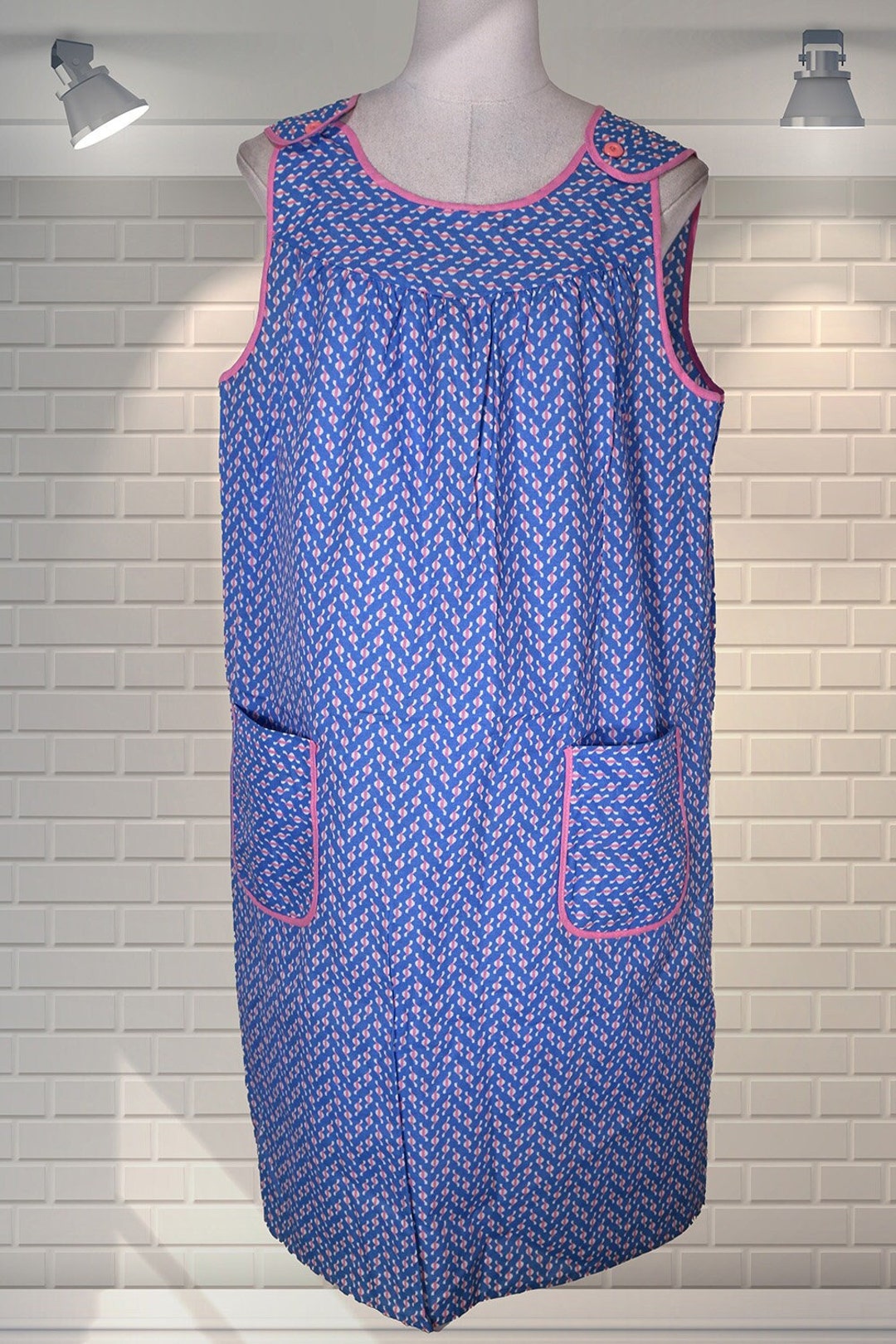 Vintage 1980s Does the 1940s Sweetie Wrapper Print Apron Housecoat