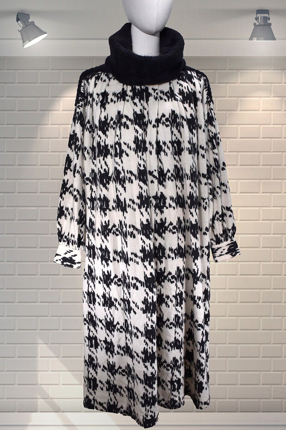 AMAZING Oversized Abstract Houndstooth Snuggly Hig
