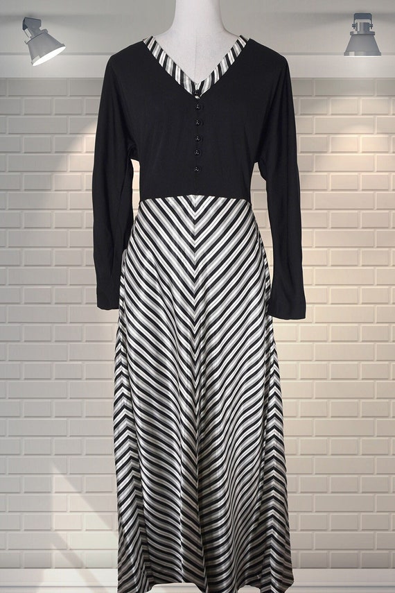 FABULOUS Original Vintage 1970s Monotone Op Art H… - image 1