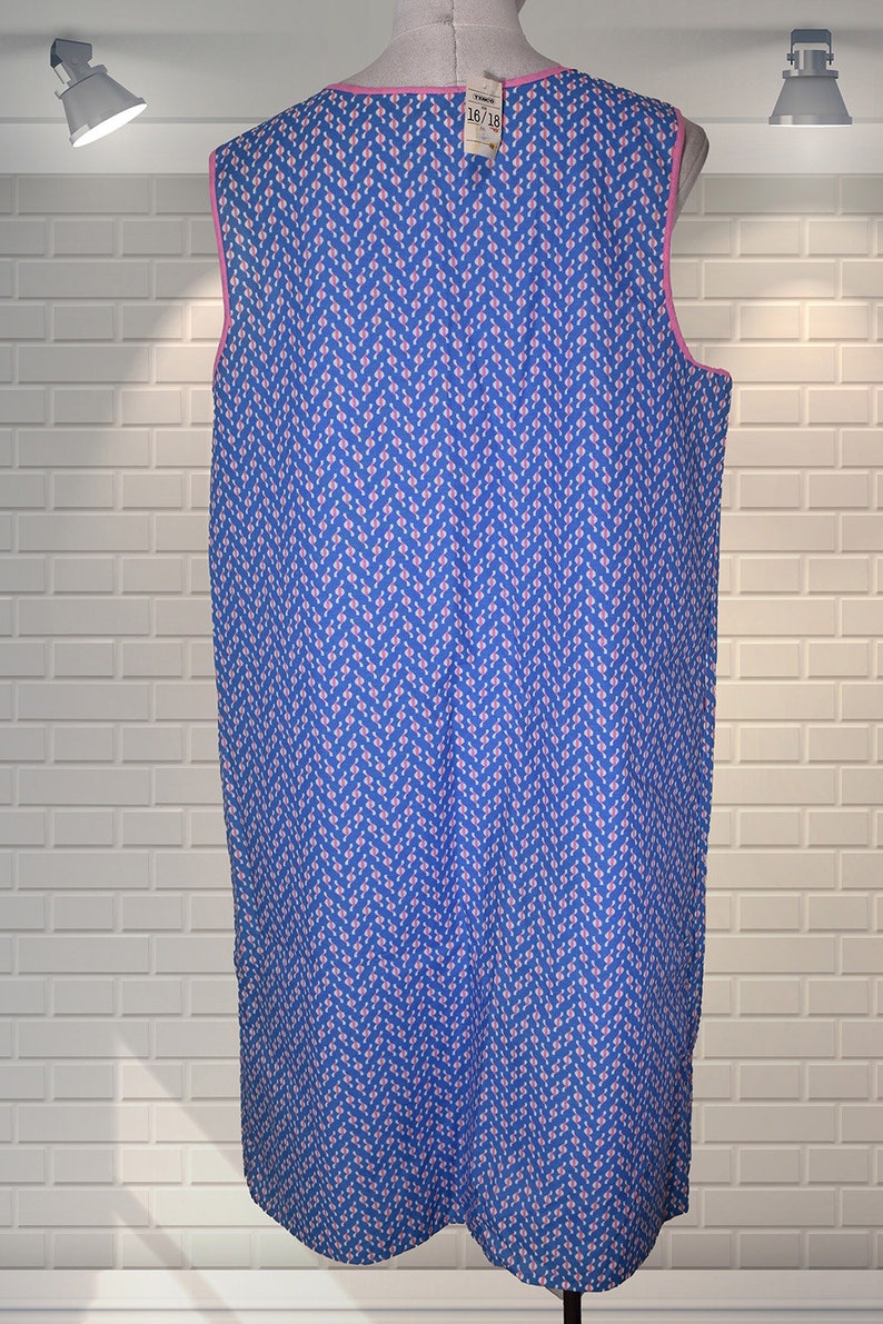 Vintage 1980s Does the 1940s Sweetie Wrapper Print Apron Housecoat