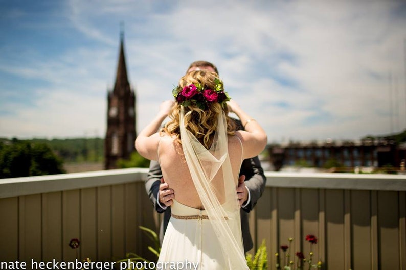 Champagne coloured wedding veil. Soft draping wedding veil made from champagne tulle zdjęcie 3