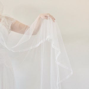 Ivory wedding veil. Boho wedding veil. Classic wedding veil. Long wedding veil. Soft draping veil. Floor length veil.