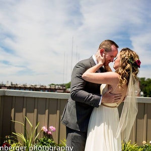 Champagne coloured wedding veil. Soft draping wedding veil made from champagne tulle zdjęcie 2