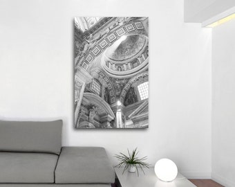 Print van de koepel van de Sint-Pietersbasiliek: architectuur van Vaticaanstad, zwart-wit