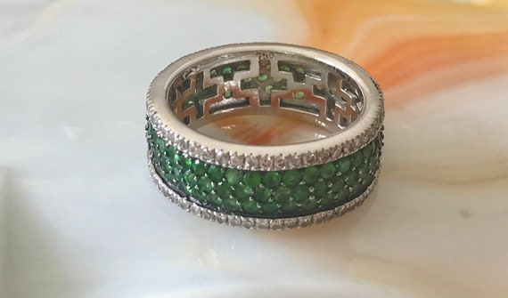 TSAVORITE Green Garnet and DIAMOND RING - image 6