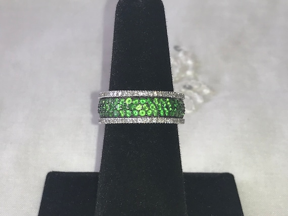 TSAVORITE Green Garnet and DIAMOND RING - image 1