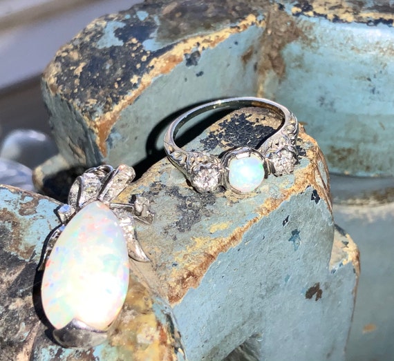 Antique 18K OPAL DIAMOND RING, Size 5 1/4 - image 5