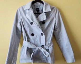 Baby Blau Trenchcoat Größe S 34-36 Brust | Maßgeschneidert, Gürtel, Gefüttert | GAP Pflegeleichte Baumwolle, vielseitige Jacke