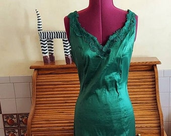 Green Ivy Mermaid Gown Size S/M | Sweetheart Bodice, Fish Tail, Leafy Emerald Lace | Glistening Debutante Prom | Back Zip, Floor Length 63"