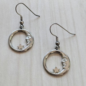 Vintage Silver Moon and Star Dangle Earrings - Celestial Jewelry