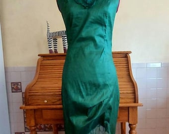 Iridescent Emerald Ivy Elf Gown: Leafy Lace Train, Sweetheart Bodice