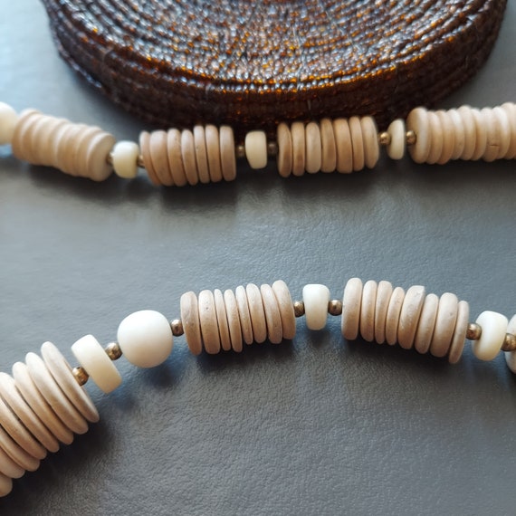 Beach Stone Necklace, Carved Shell 17.25 Inch | S… - image 5