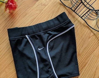 Navy Tennis Shorts, Retro Nike: Lavender Stripes, Size Small