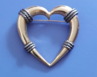 Nautische Herz-Brosche, Seil-Akzent | Große Pin, 1980er Jahre Mixed Metals | Toll w / Summer Navy Blue | Gold Silber Metallic, 5 cm