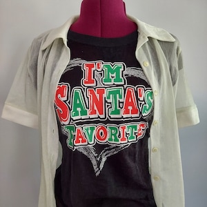 Camiseta Holiday Diva FAVORITE de SANTA MARIA / Lista de deseos de los 90 / Negro desgastado, rojo, verde y plateado / Algodón sedoso, elasticidad ligera, talla S / Regalo para adolescentes