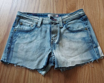 Levi's 518 Red Tag Jean Shorts - Ice Blue Denim - 28 Waist - Vintage Size 3