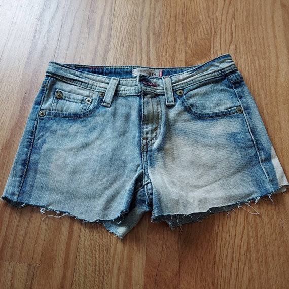 Vintage LEVI'S Shorts Size 3M Red Tag 518 Denim Frost Wash