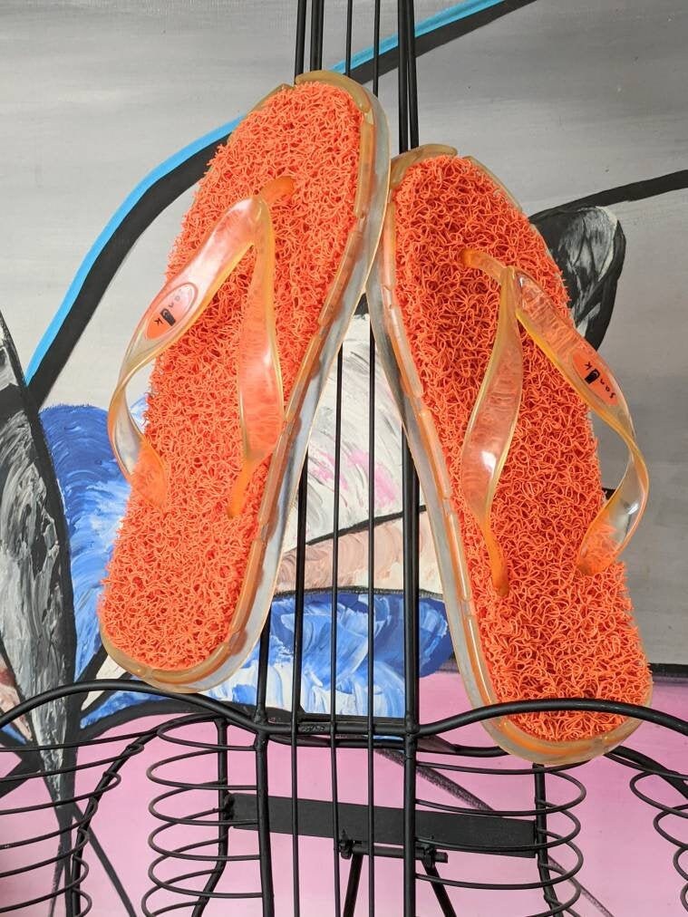 SANUK Flip Flops Size 8 Y2K 00s Orange Astro Turf Beach/pool