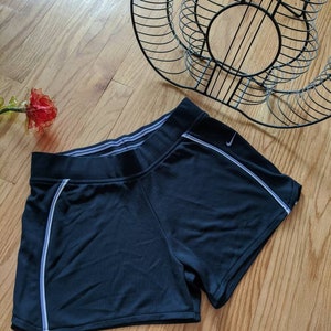 Navy Tennis Shorts, Retro Nike: Lavender Stripes, Size Small image 7