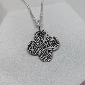 Tiny Modern Leaf Clover Silver Necklace Silver Lucky Clover Pendant Necklace Silver Handmade Layering Modern Boho Jewelry Bracelet Charm