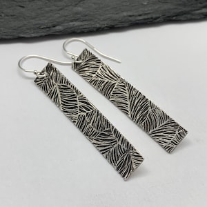 Lange moderne zilveren bar oorbellen Geometrische Leaf Zilveren Oorbellen Zilver Rechthoekige Sterling Silver Wave Sieraden Cadeau voor haar oorbellen