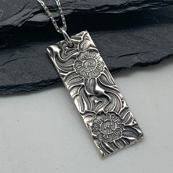 Jugendstil-Stil Bar Halskette Silber Floral Narzissen Anhänger Rechteck Sterling Blume Schmuck Geschenk für ihre einzigartige Schichtung Halskette